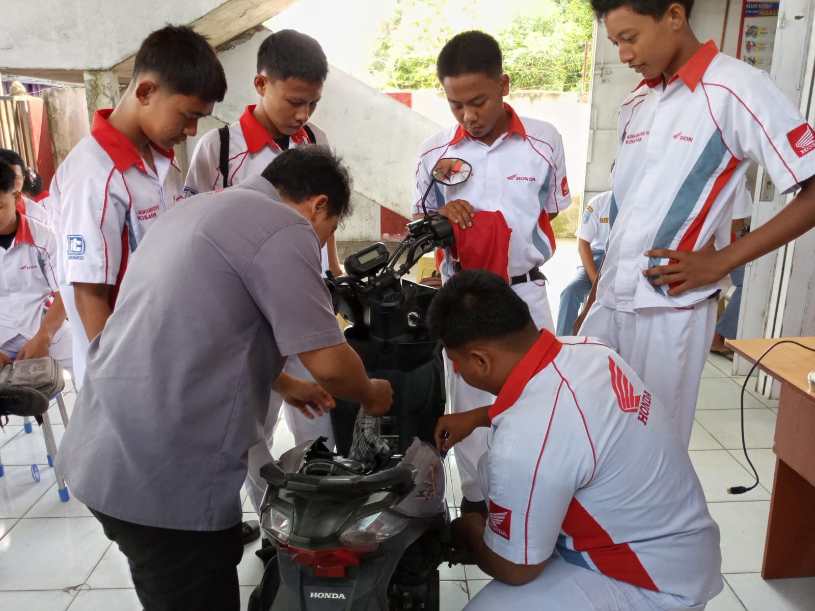 Bengkel Praktik TBSM Astra Honda